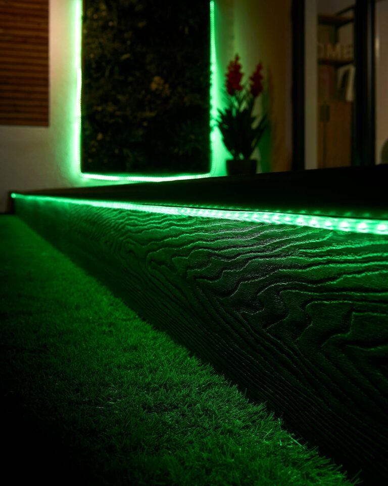 Pro Series Connectable Strip Light, Made to Measure, Green