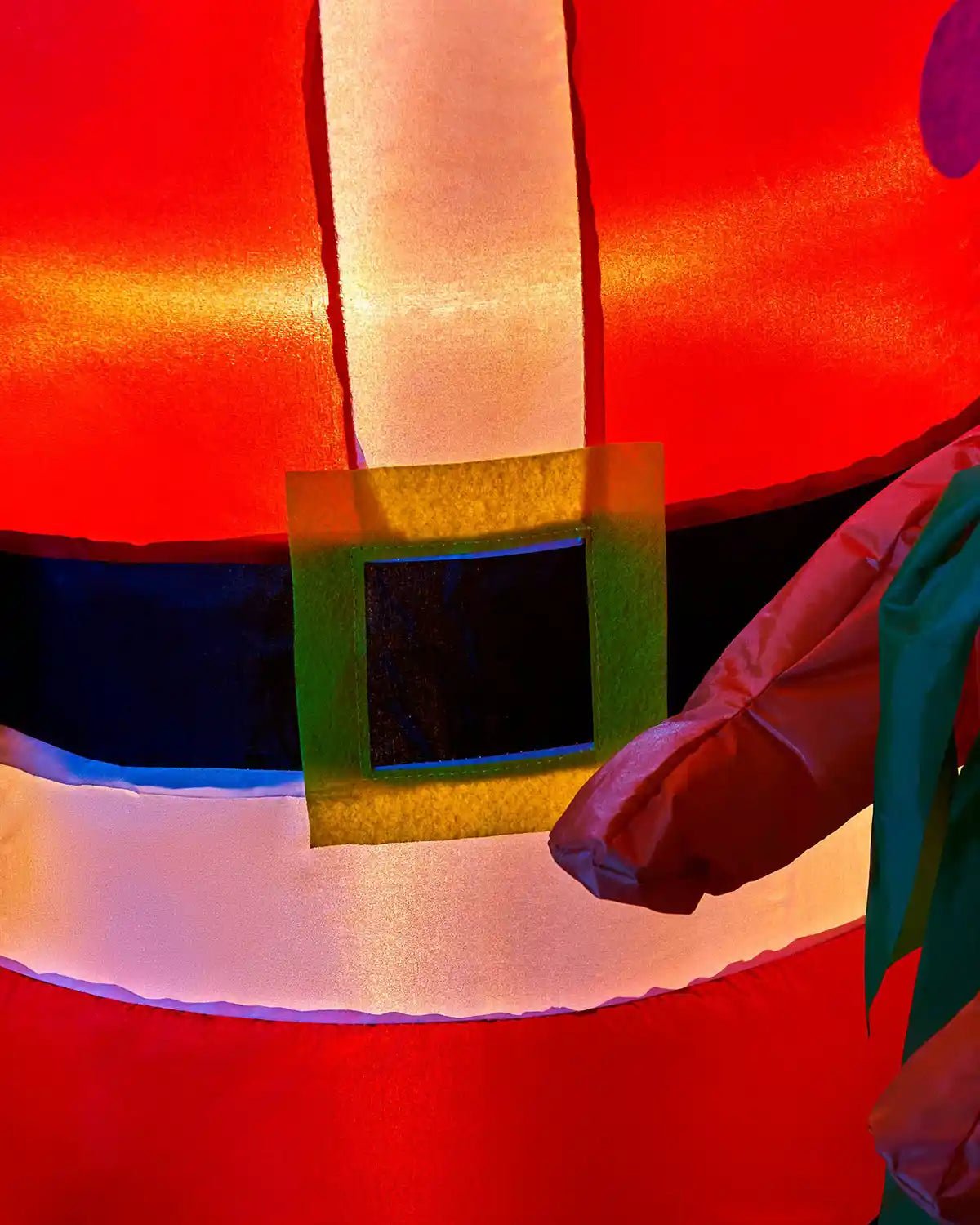 Pre-Lit Inflatable Santa with Dog, 4 ft - Image 4