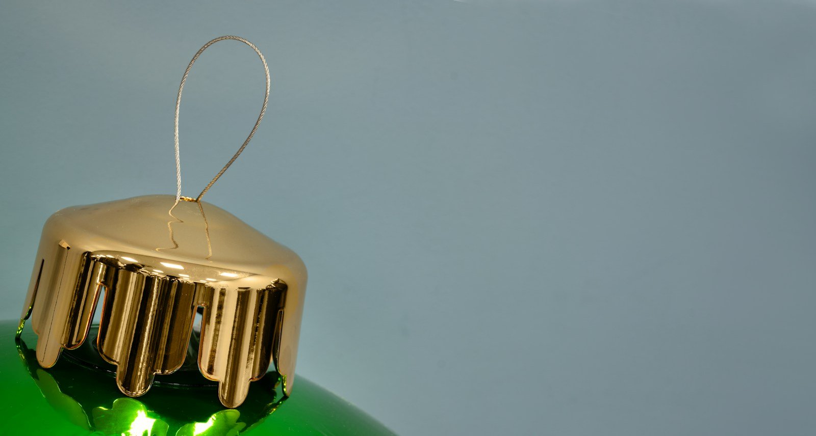 40cm Metallic Green Inflatable Mirror Ball - Image 8