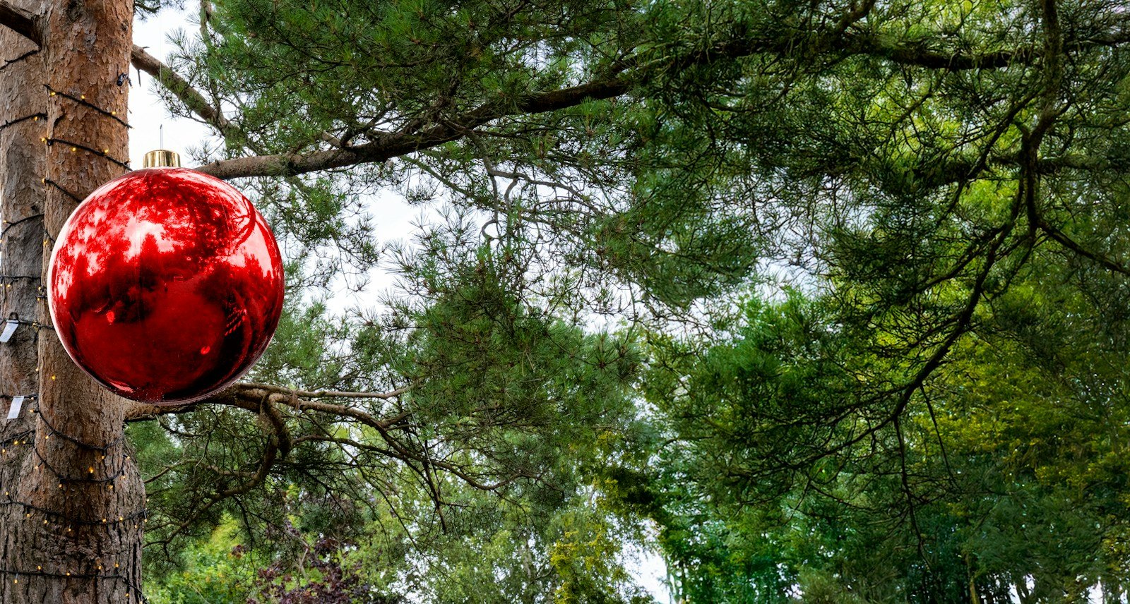 60cm Metallic Red Inflatable Mirror Ball