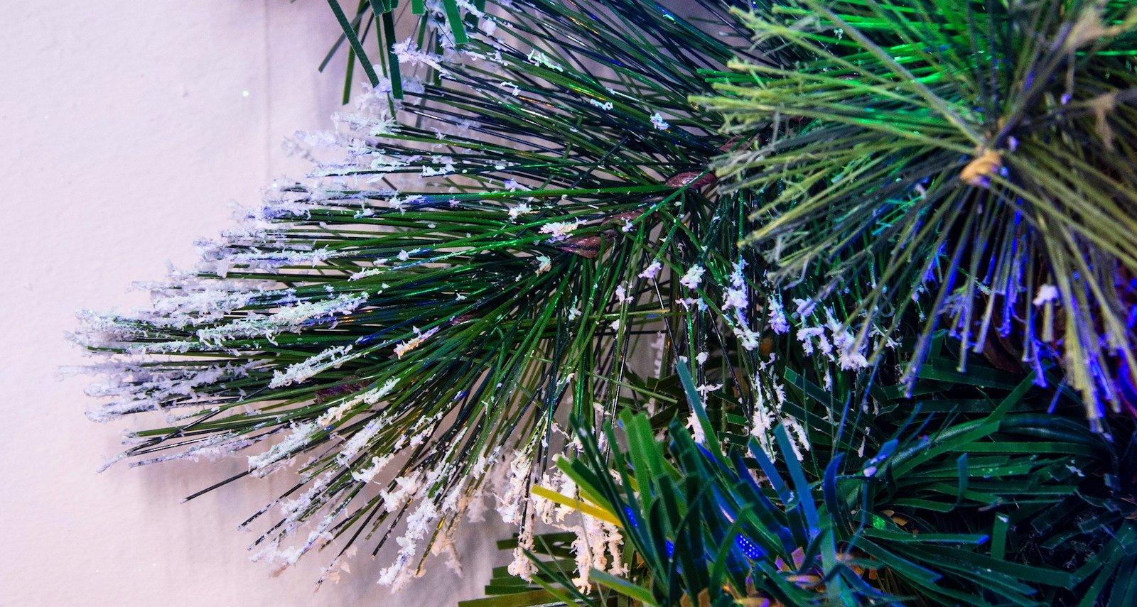 180cm Pre-lit Battery-powered Mixed Pine Garland Warm White/Multicolour LEDs - Image 3
