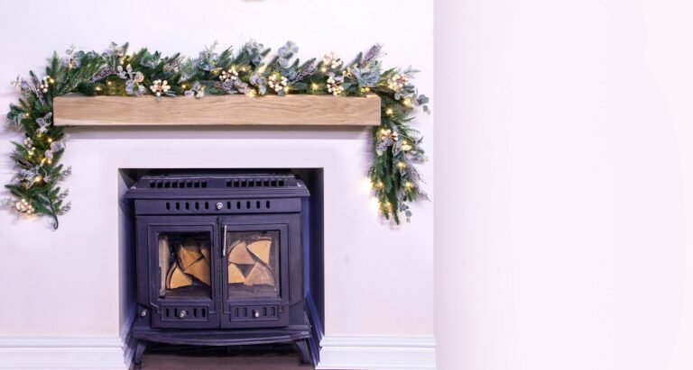180cm Pre-lit Frosted Decorated PE Pine Garland with White Berries