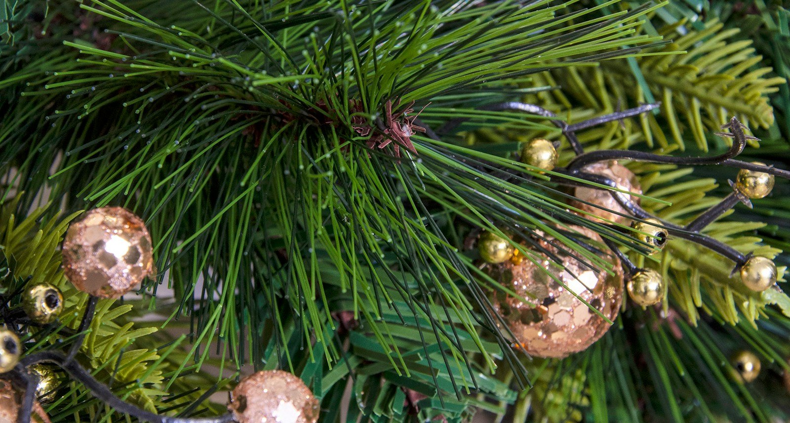 180cm Decorated Mixed Pine Garland with Bronze & Copper Baubles - Image 4