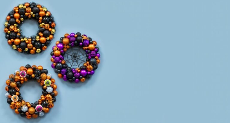 40cm Halloween Bauble Wreath (3 Themes)