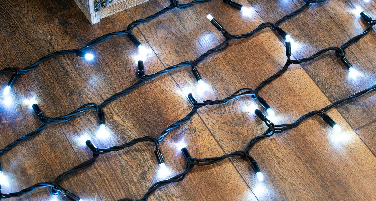 10m 100 LED Rubber Cable Connectable Outdoor String Lights - Dual Colour Bright White/Warm White (IP65)