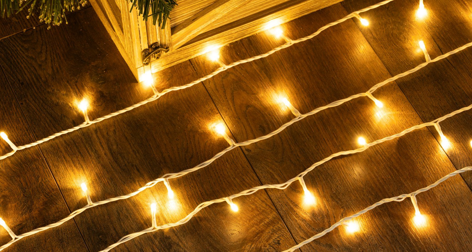 600 Multi-function LED Lights with White Cable - Warm White - Image 2