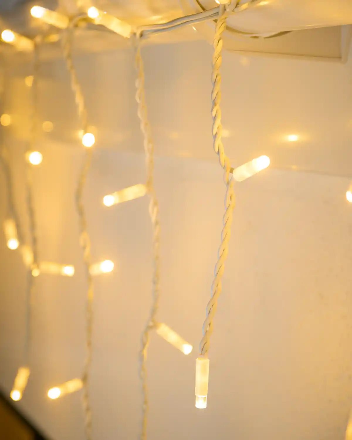 Pro Series Connectable Icicle Lights, Warm White - Image 2
