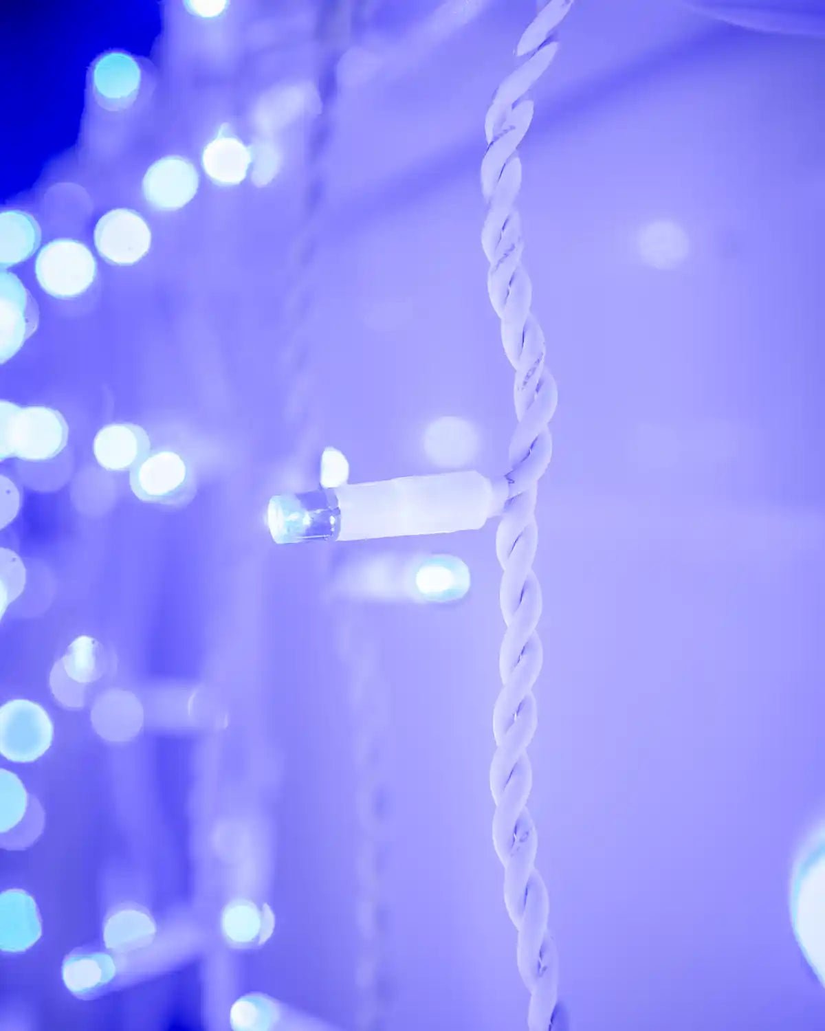 Pro Series Connectable Icicle Lights, Blue - Image 3