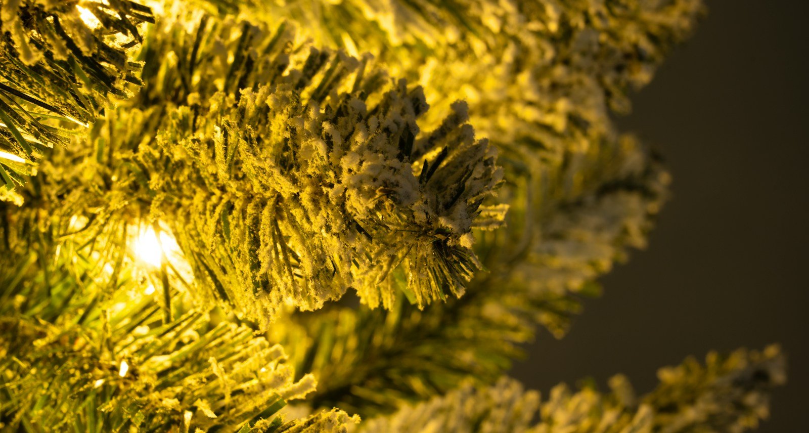 The Pre-lit Snowy Pencil Tree (6ft-7ft) - Image 13