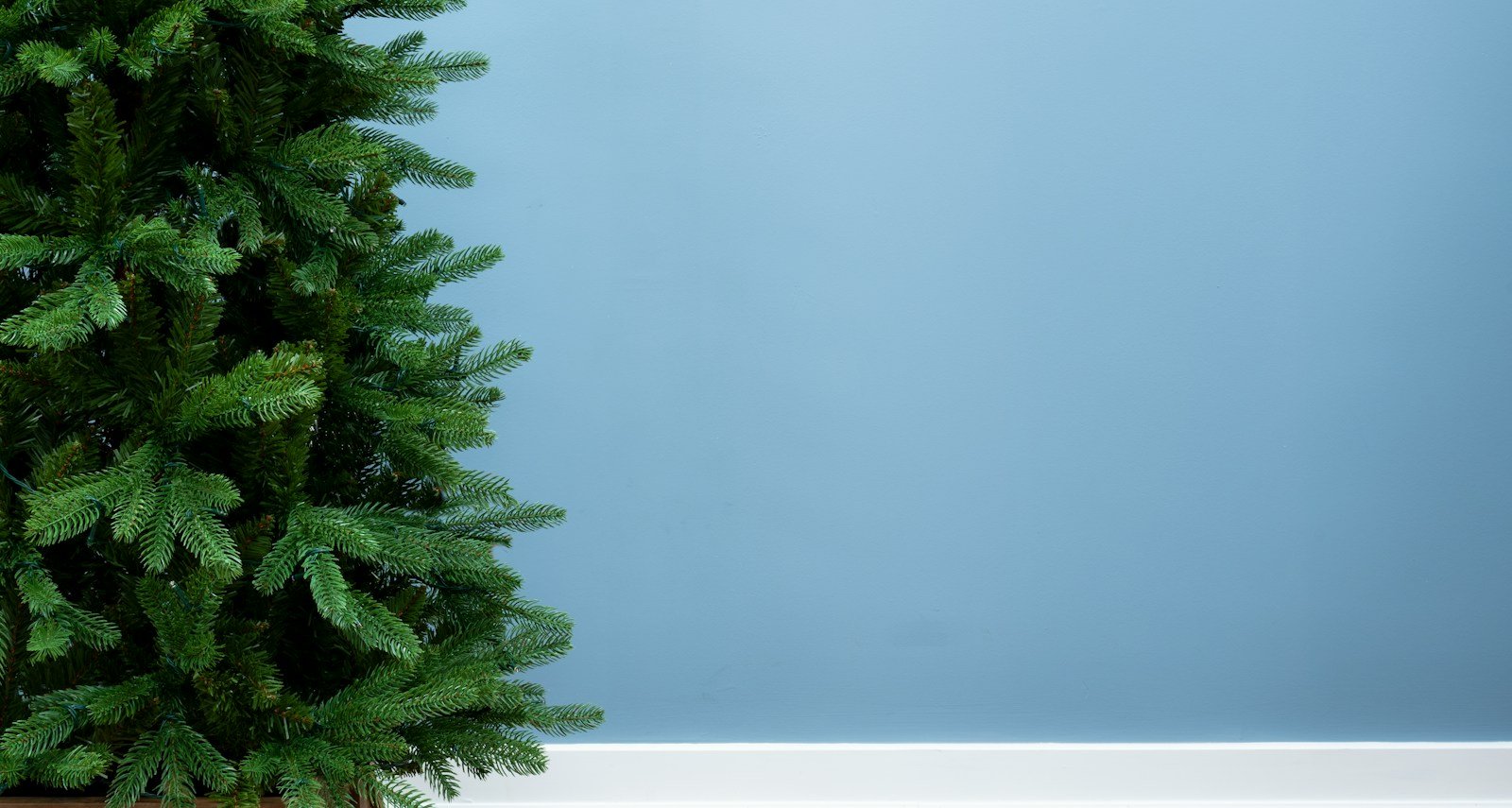 The Ultra Slim Mixed Pine (6ft-10ft) & Bag Bundle - Image 2
