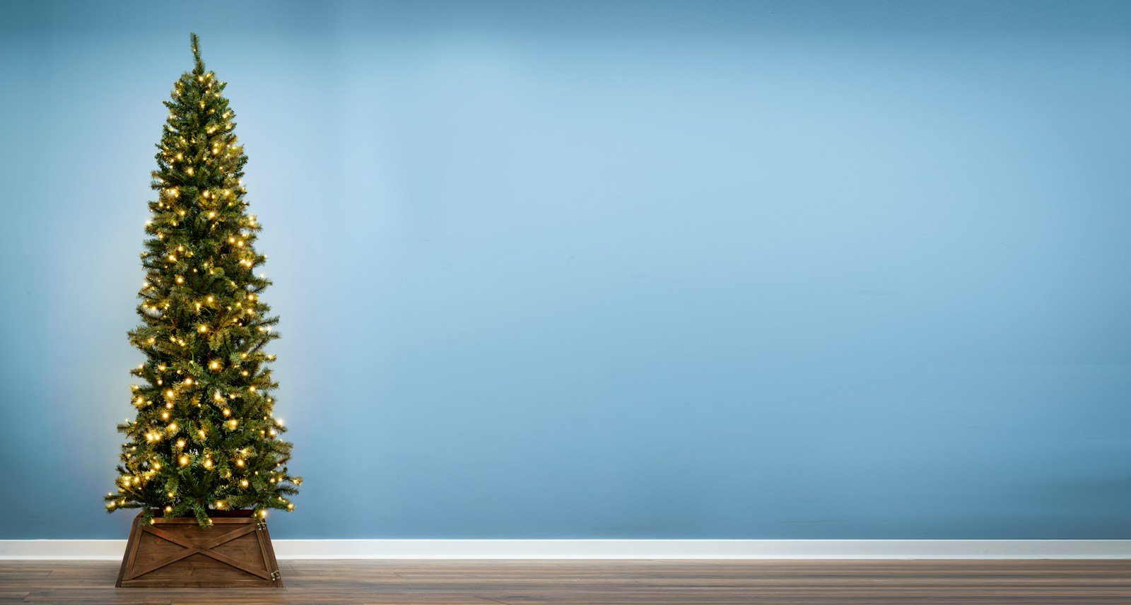 The Pre-lit Slim Wildhorn Pine - Warm White (6ft to 10ft)