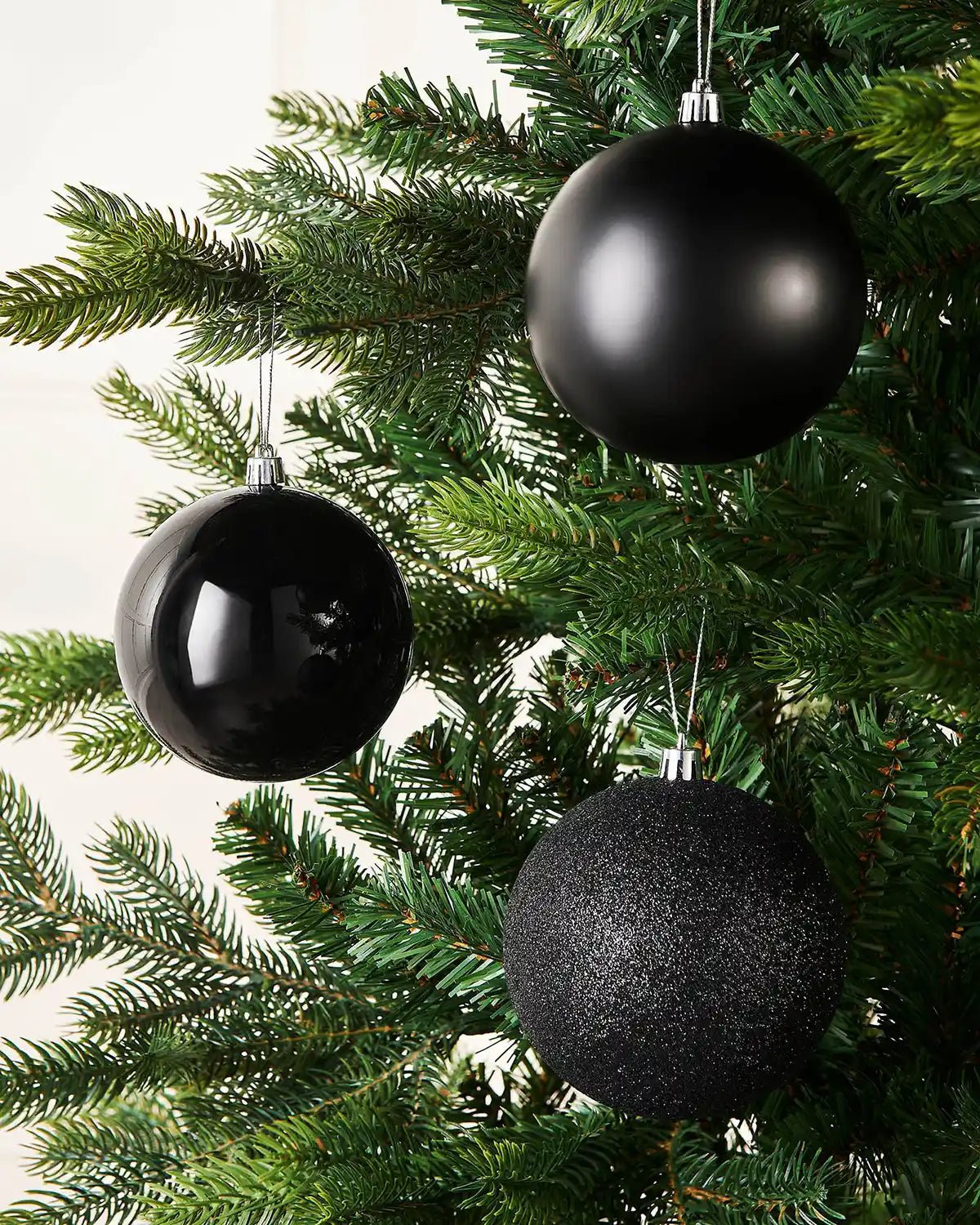 Set of 9 Shatterproof Baubles, Black, 10 cm - Image 2