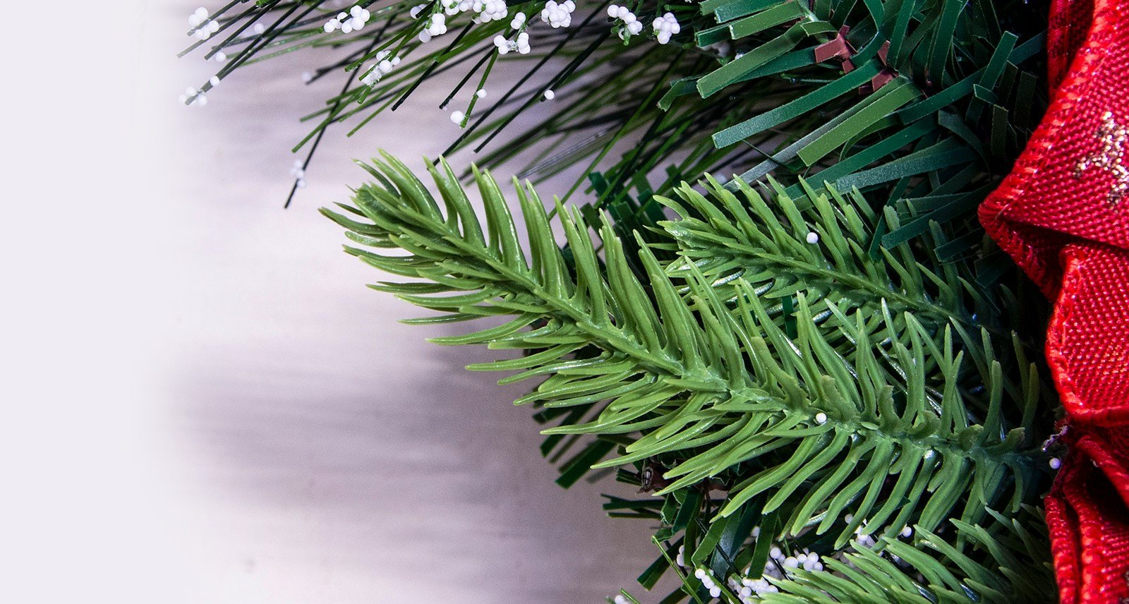 50cm Decorated Mixed Pine Wreath with Red & Gold Baubles - Image 3