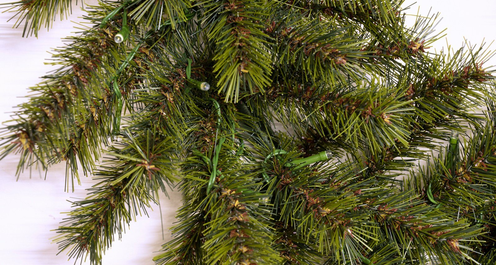 The 60cm Matterhorn Pine Wreath - Image 4
