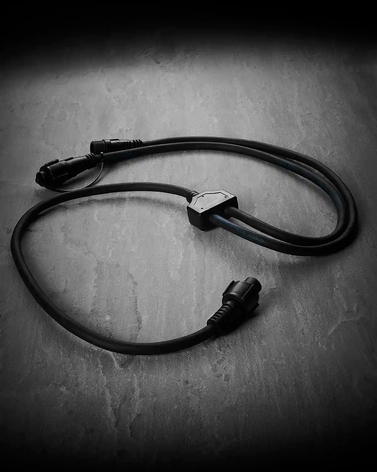 Festoon Series Connectable Y Cord Connector, Connectable, Black