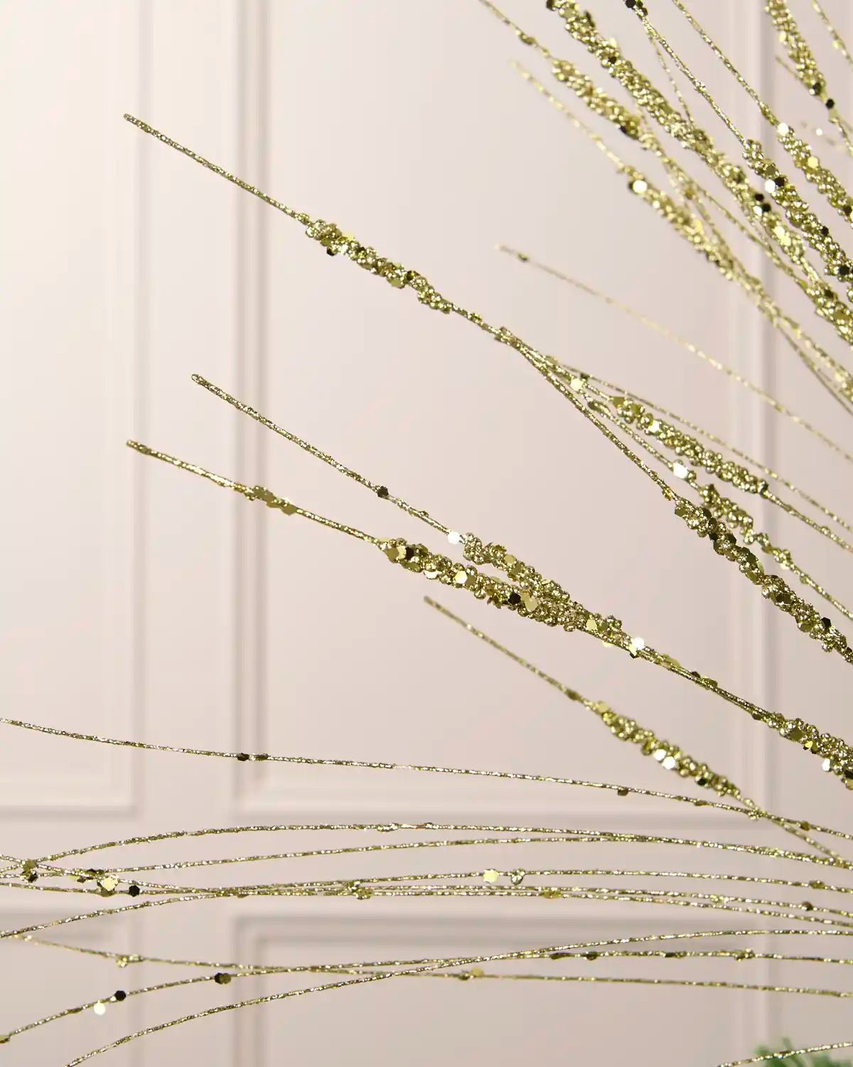 Glitter Wispy Spray, Gold, 100 cm - Image 4
