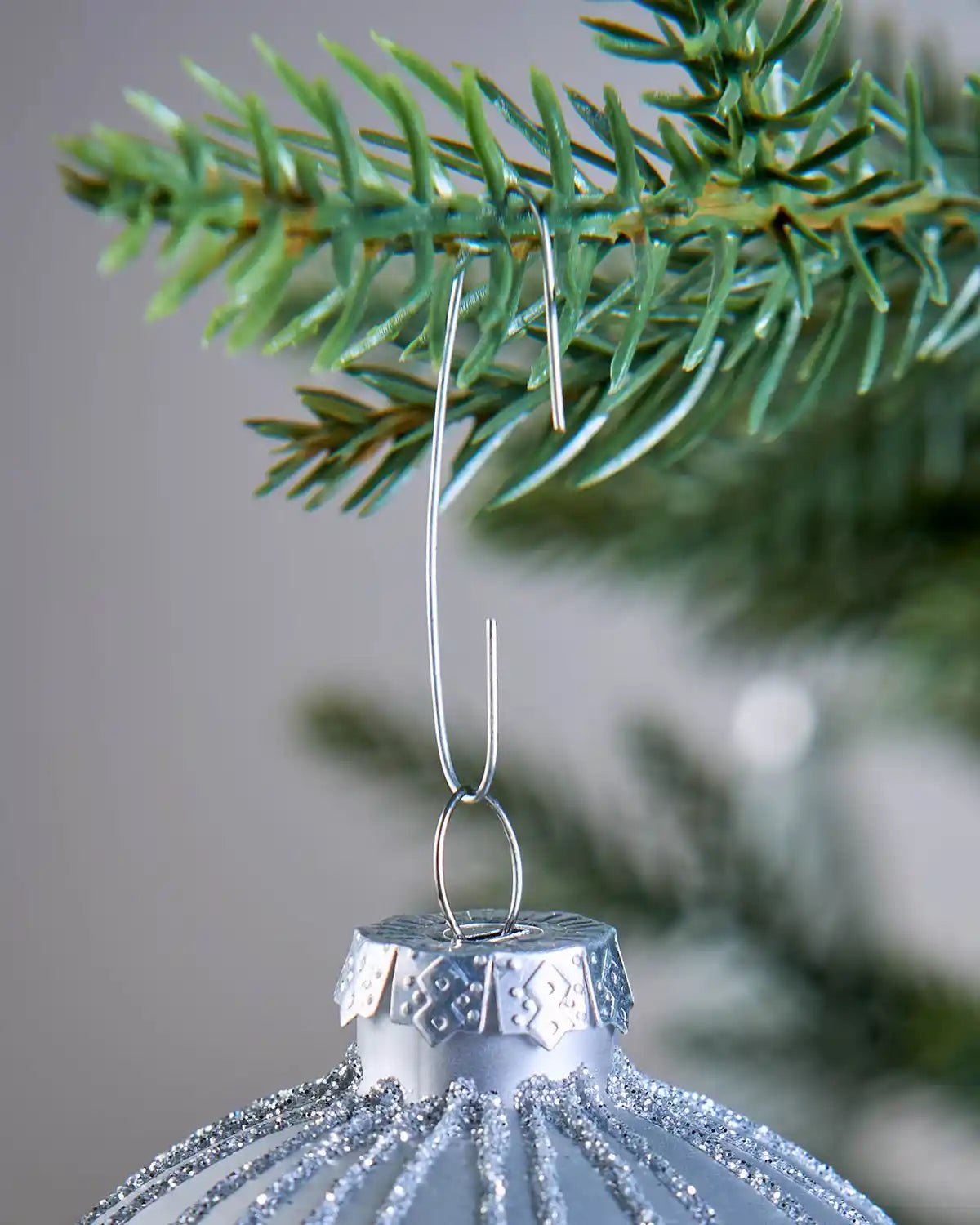 Pack of 150 Bauble Ornament Hooks, Silver, 3.5 cm