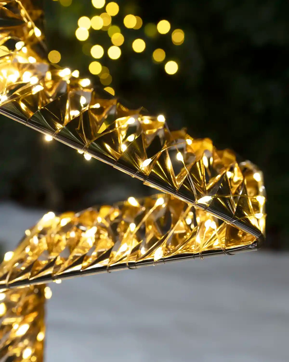 Pre-Lit Twinkling Gold Star Stack, 140 cm - Image 5
