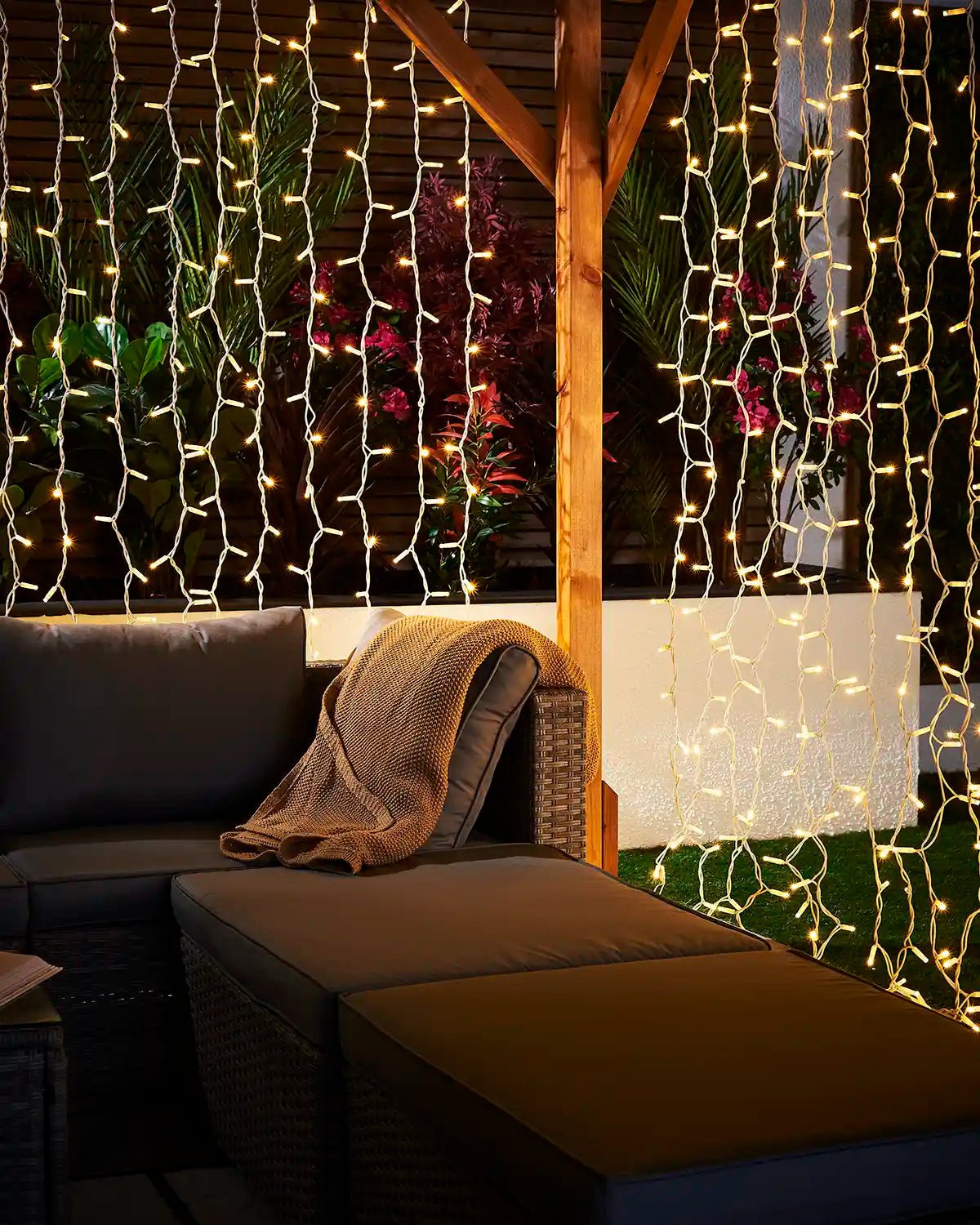 Pro Series Connectable Curtain Lights, 2.5 m Drop, Warm White - Image 2
