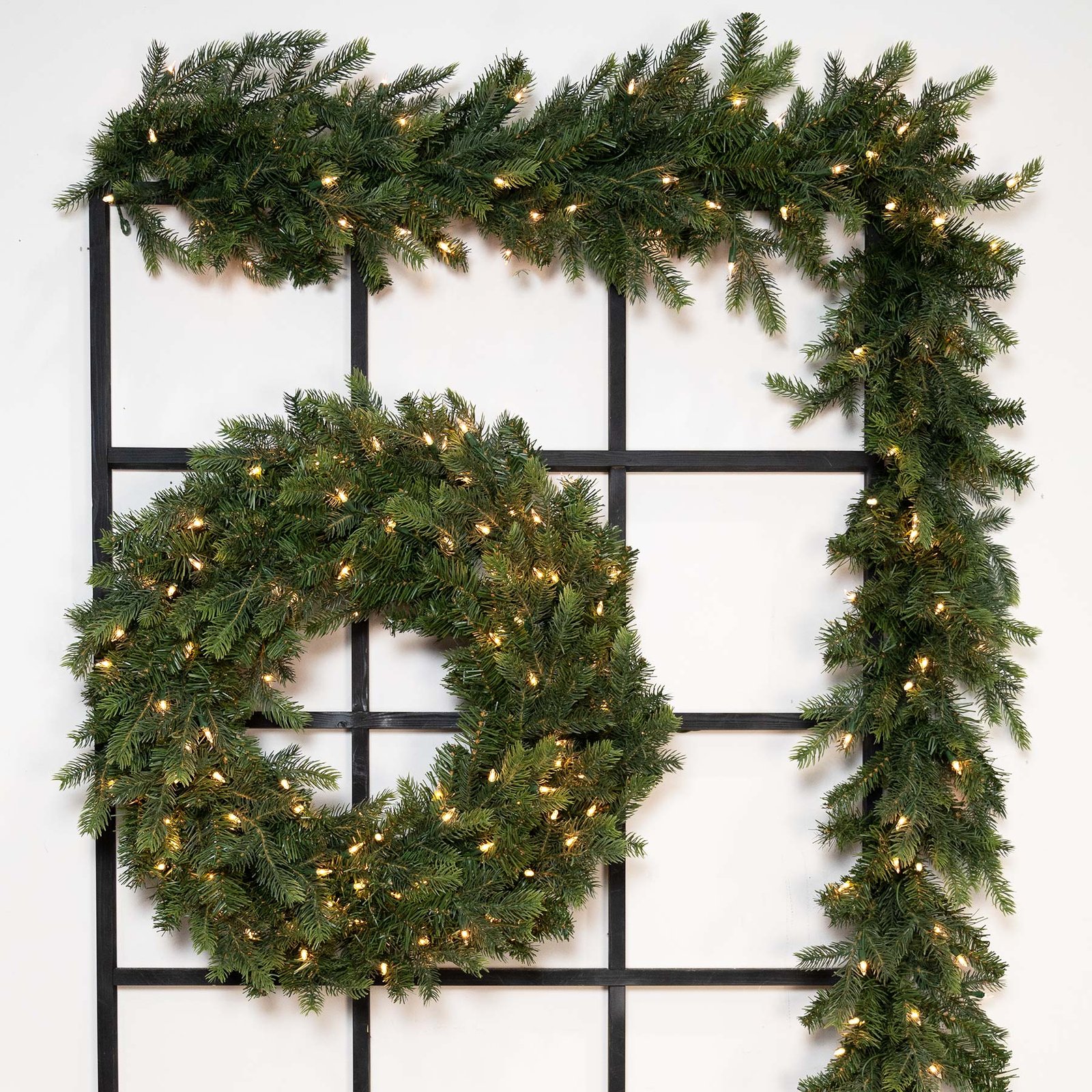 30" Victorian Fir Wreath - Clear LED - Image 6
